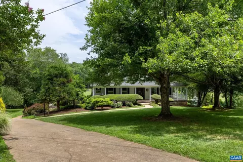 Exterior - 4 Lee Ct, Palmyra, VA 22963 photo 3 of 22