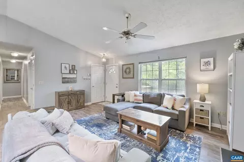 16 E Point Rd, Palmyra, VA 22963 photo 9