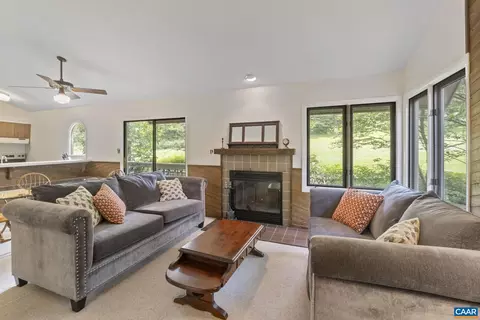 2212 Tanners Rdg, Wintergreen Resort, VA 22967