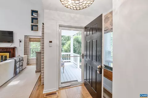 Entry Way - 2 Oak Grv, Palmyra, VA 22963 photo 1 of 3