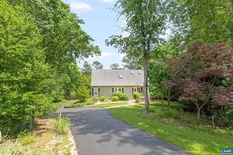 Exterior - 2 Oak Grv, Palmyra, VA 22963 photo 3 of 12