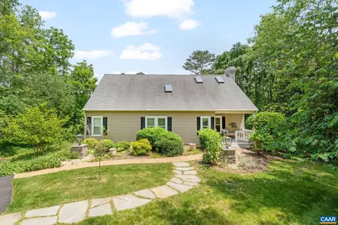 2 Oak Grv, Palmyra, VA 22963