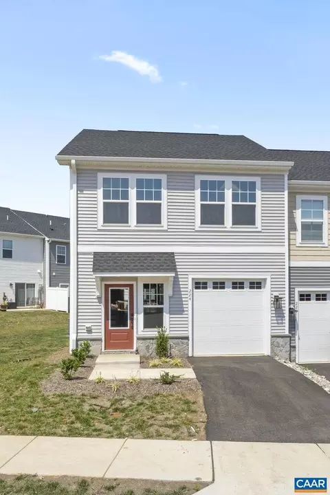 224 Springdale Rd, Waynesboro, VA 22980