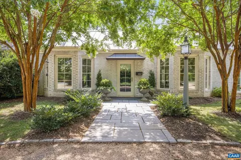 960 Locust Ave, Charlottesville, VA 22901