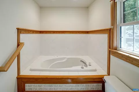 Bath - 22 Whippoorwill Ln, Palmyra, VA 22963 photo 5 of 6