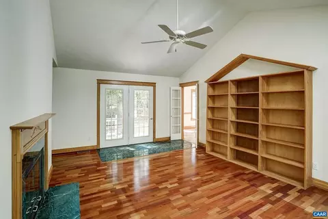 Living - 22 Whippoorwill Ln, Palmyra, VA 22963 photo 2 of 5