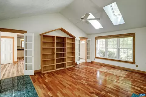 Living - 22 Whippoorwill Ln, Palmyra, VA 22963 photo 4 of 5