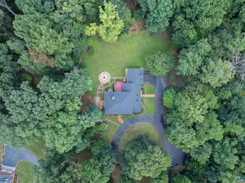 Exterior - 186 E Terrell Rd, Charlottesville, VA 22901 photo 4 of 18