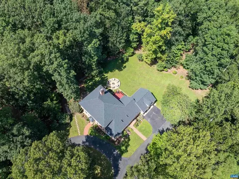 Exterior - 186 E Terrell Rd, Charlottesville, VA 22901 photo 5 of 18
