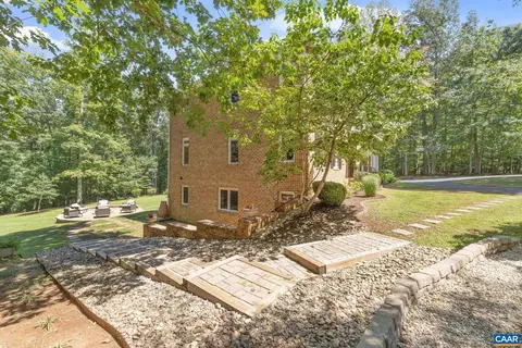 Exterior - 186 E Terrell Rd, Charlottesville, VA 22901 photo 14 of 18