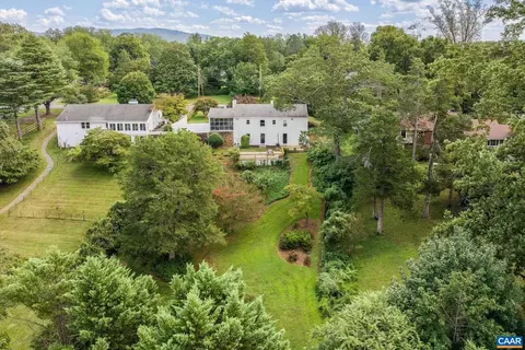 1623 Saint Annes Rd, Charlottesville, VA 22901