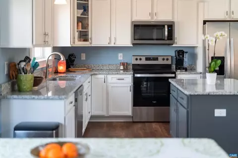 68 Ben Lyons Ln, Lyndhurst, VA 22952 photo 9