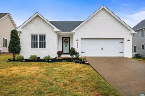 912 Battery Rd, Waynesboro, VA 22980