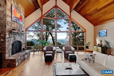 140 Oak Ln, Wintergreen, VA 22967