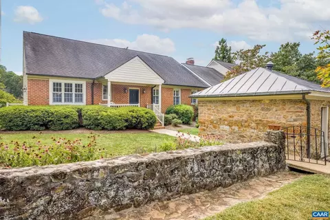 1126 Dryden Ln, Charlottesville, VA 22903