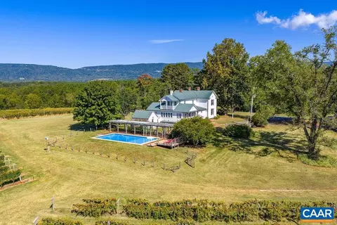 9175 Batesville Rd, Afton, VA 22920