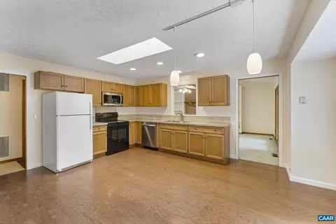 Kitchen - 7 Spoon Ter, Palmyra, VA 22963 photo 2 of 3