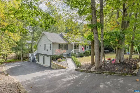 9 Brougham Rd, Palmyra, VA 22963 photo 2
