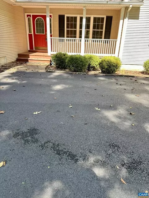 8 Birch Ct, Palmyra, VA 22963 photo 2