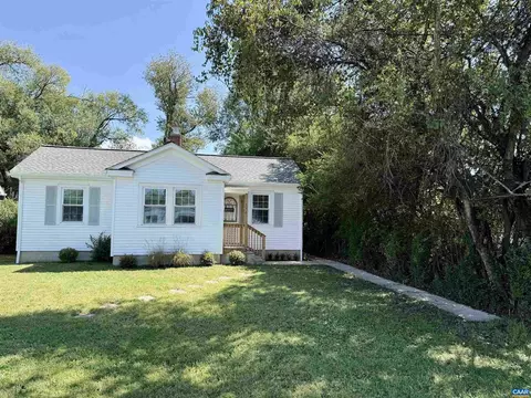 756 N Augusta St, Waynesboro, VA 22980
