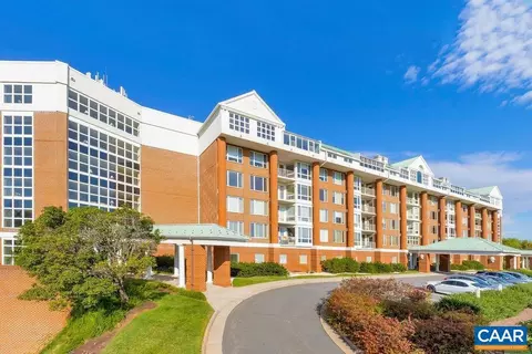 500 Crestwood Dr #1204, Charlottesville, VA 22903