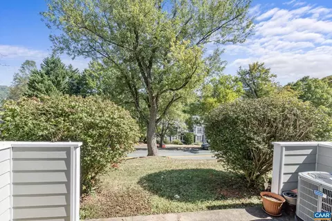 1264 Maple View Dr, Charlottesville, VA 22902 photo 8