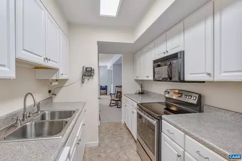 1264 Maple View Dr, Charlottesville, VA 22902 photo 10