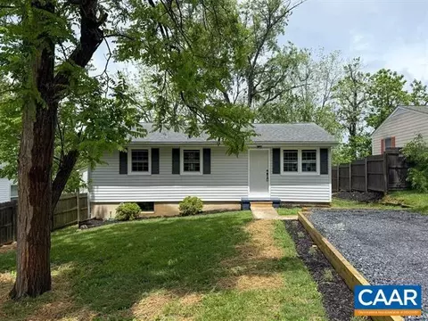 1207 4th St, Waynesboro, VA 22980
