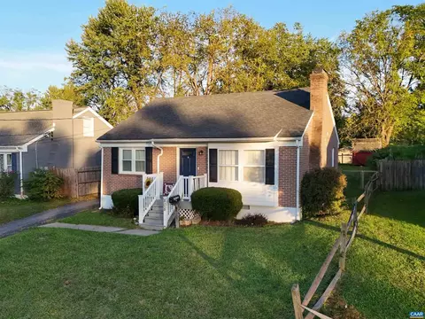 808 Florence Ave, Waynesboro, VA 22980