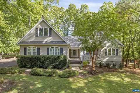 15 Out Of Bounds Rd, Palmyra, VA 22963