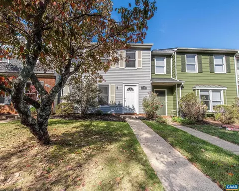 1421 Minor Ridge Ct, Charlottesville, VA 22901