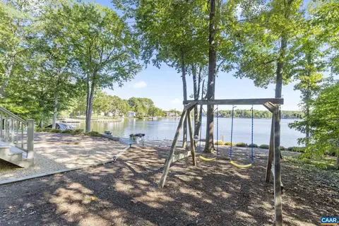 Exterior - 10 Pineknoll Cir, Palmyra, VA 22963 photo 7 of 19