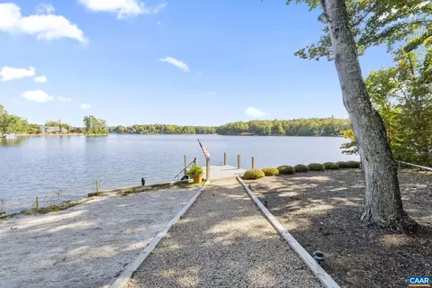 View/Area - 10 Pineknoll Cir, Palmyra, VA 22963 photo 3 of 6