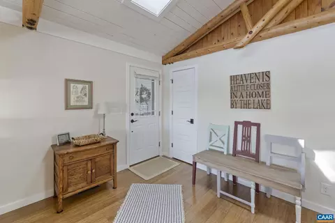 Entry Way - 10 Pineknoll Cir, Palmyra, VA 22963 photo 1 of 3