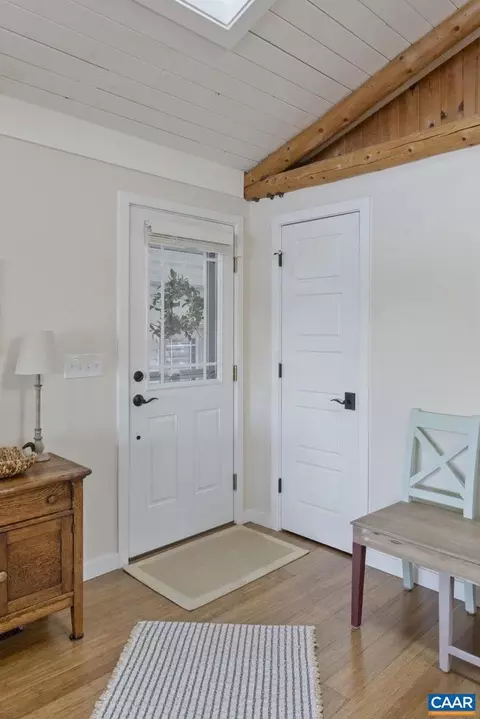 Entry Way - 10 Pineknoll Cir, Palmyra, VA 22963 photo 2 of 3