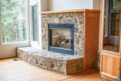 Living - 477 Gidsville Rd, Amherst, VA 24521 photo 12 of 16