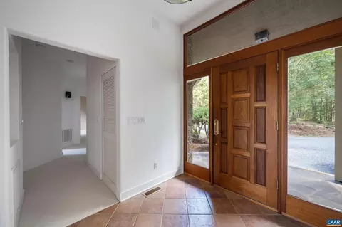 Entry Way - 477 Gidsville Rd, Amherst, VA 24521 photo 2 of 6