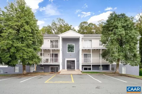 555 Burgoyne Rd #13, Charlottesville, VA 22901