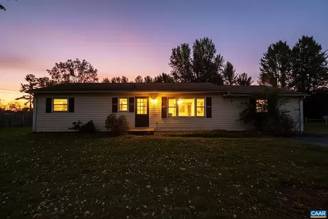 74 Kingswood Ct, Lyndhurst, VA 22952