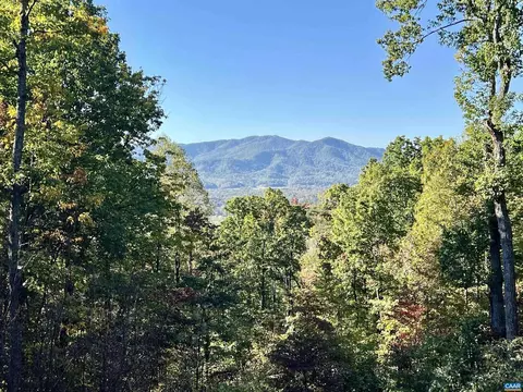 1137 Crawfords Climb, Nellysford, VA 22958