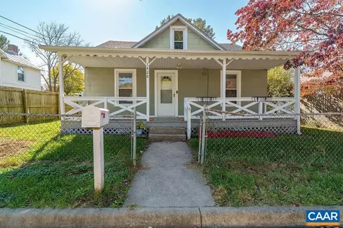 1428 2nd St, Waynesboro, VA 22980