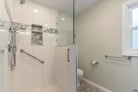 Bath - 27 Fairway Dr, Palmyra, VA 22963 photo 3 of 5