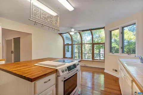 Kitchen - 27 Fairway Dr, Palmyra, VA 22963 photo 6 of 7
