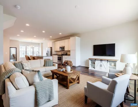 236 Willowshire Ct, Waynesboro, VA 22980