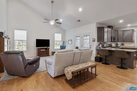 82 Crape Myrtle Dr, Palmyra, VA 22963 photo 10