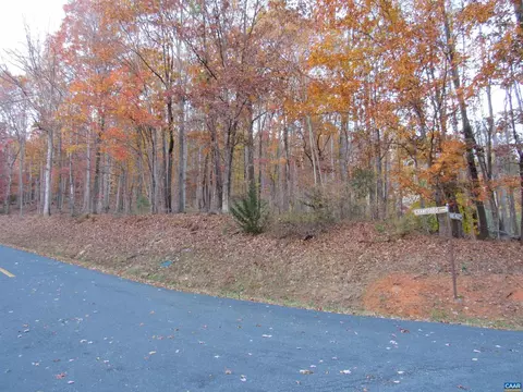 10 Rodes Valley Dr #10, Nellysford, VA 22958