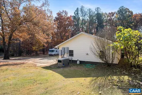 Exterior - 391 Pond Rd, Buckingham, VA 23921 photo 9 of 18