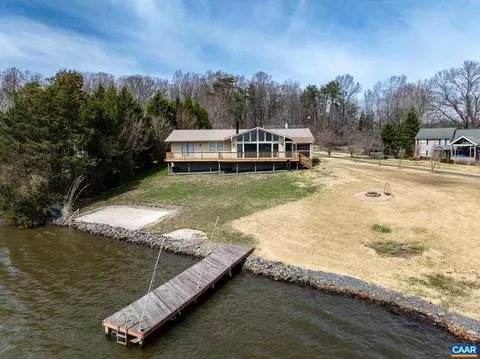 1753 N Lakeshore Dr, Louisa, VA 23093