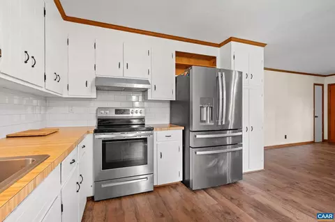 Kitchen - 2632 Wagon Trail Rd, Monroe, VA 24574 photo 3 of 4