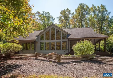 94 Winterhaven Dr, Nellysford, VA 22958
